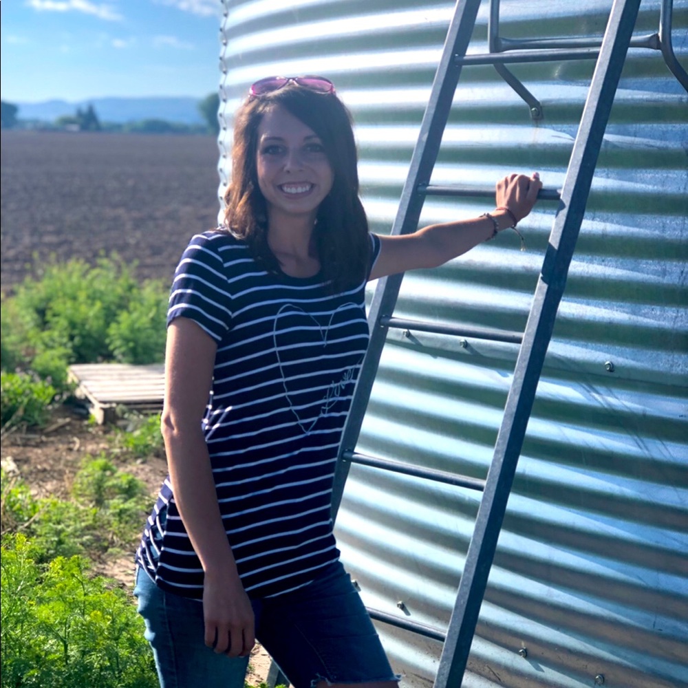 Meet your Posher, Aly